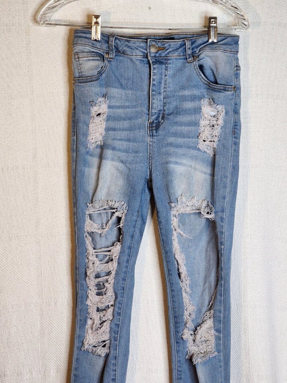Akira Light Wash Distressed Cotton Poly Span Fringe Flare Bottom Jeans Sz 9 W28 - Picture 3 of 16